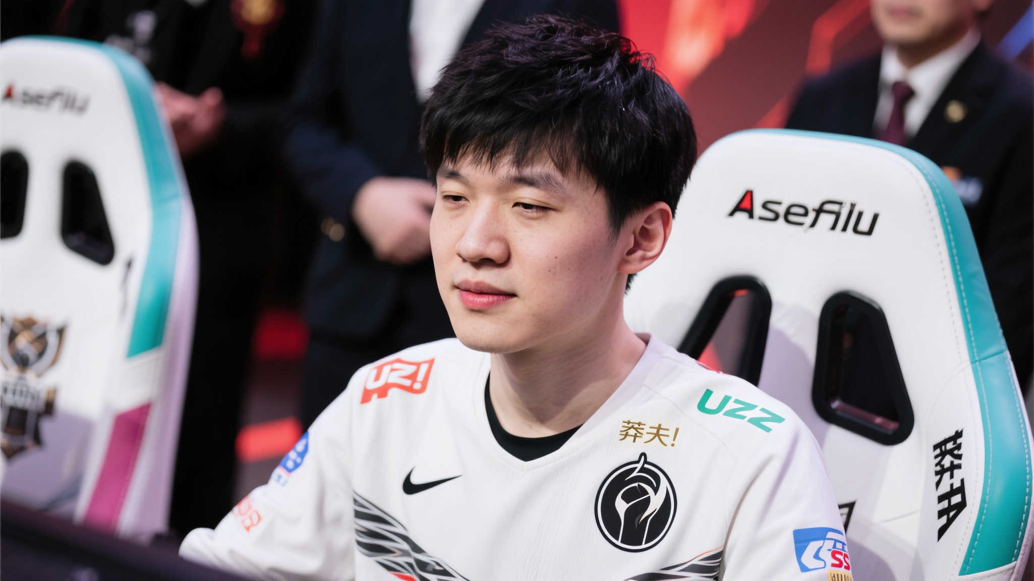 忍不住笑了！《英雄联盟》：Uzi重新定义下路玩法！